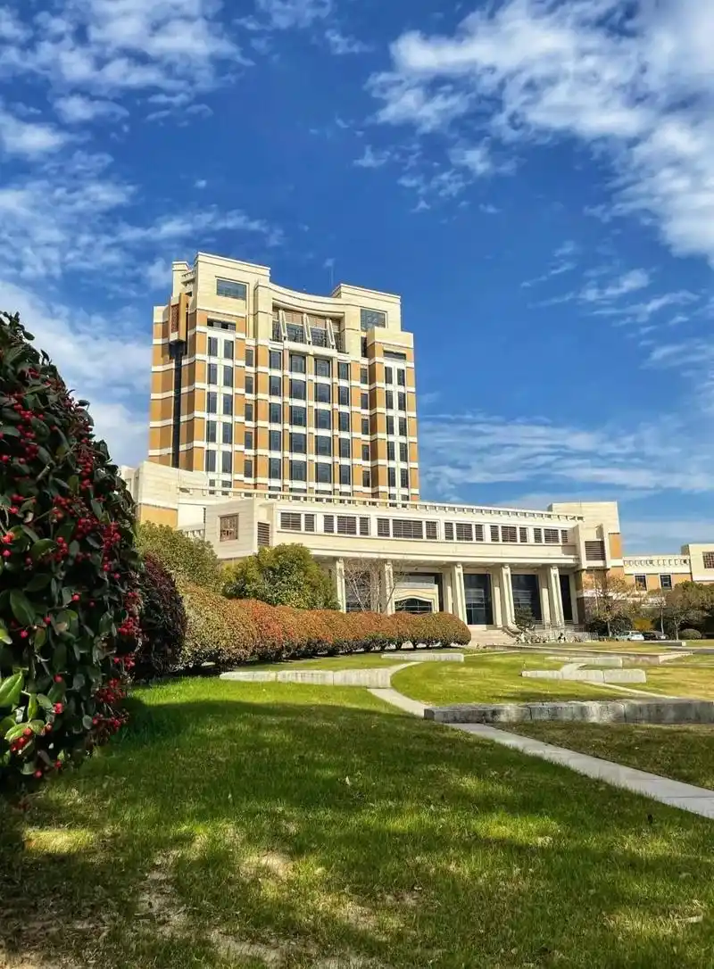 上海应用技术大学 校园