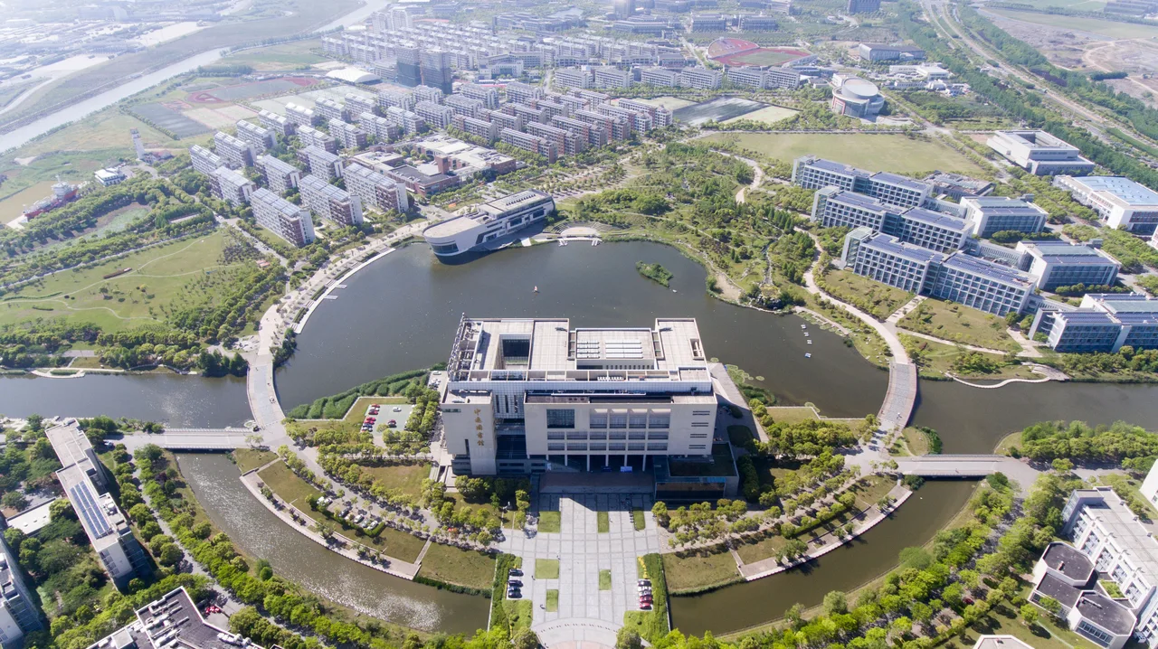 上海海事大学 校园