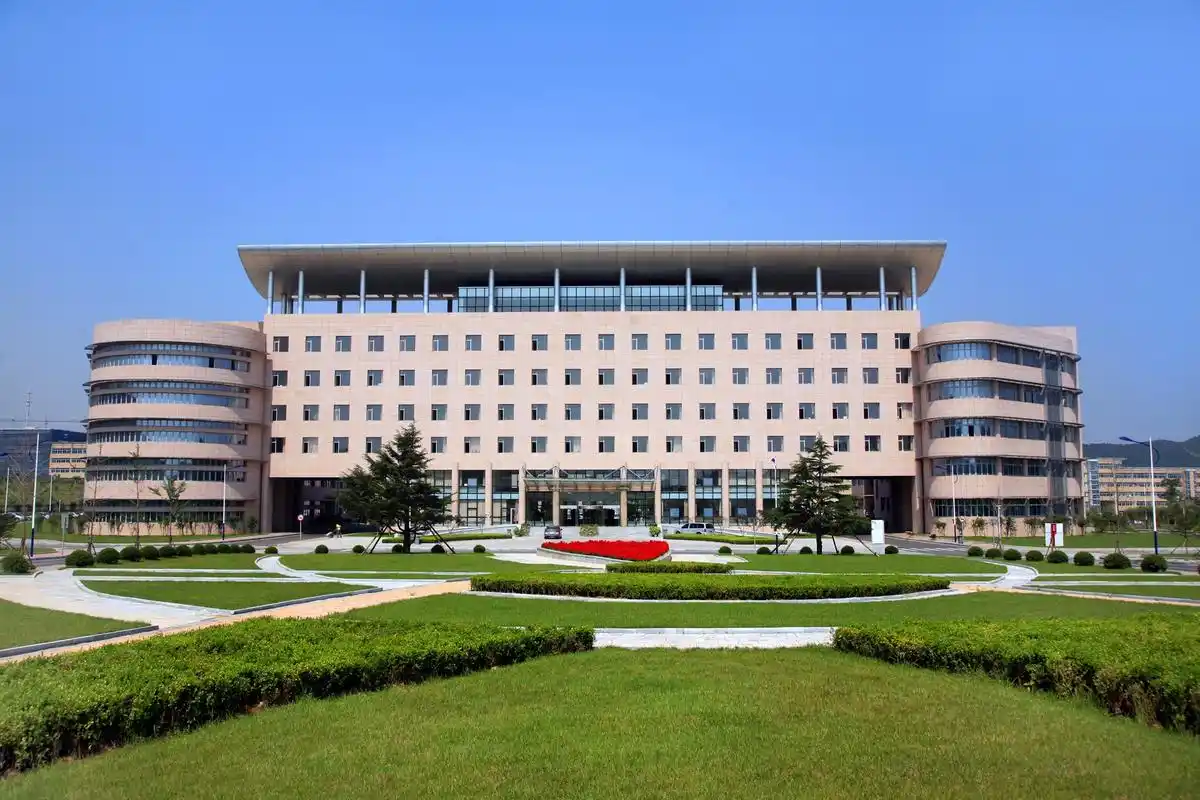 大连外国语大学 校园