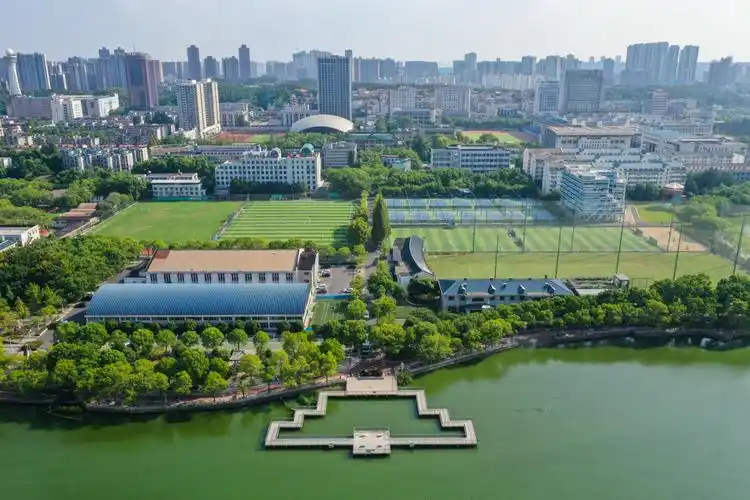 武汉体育学院