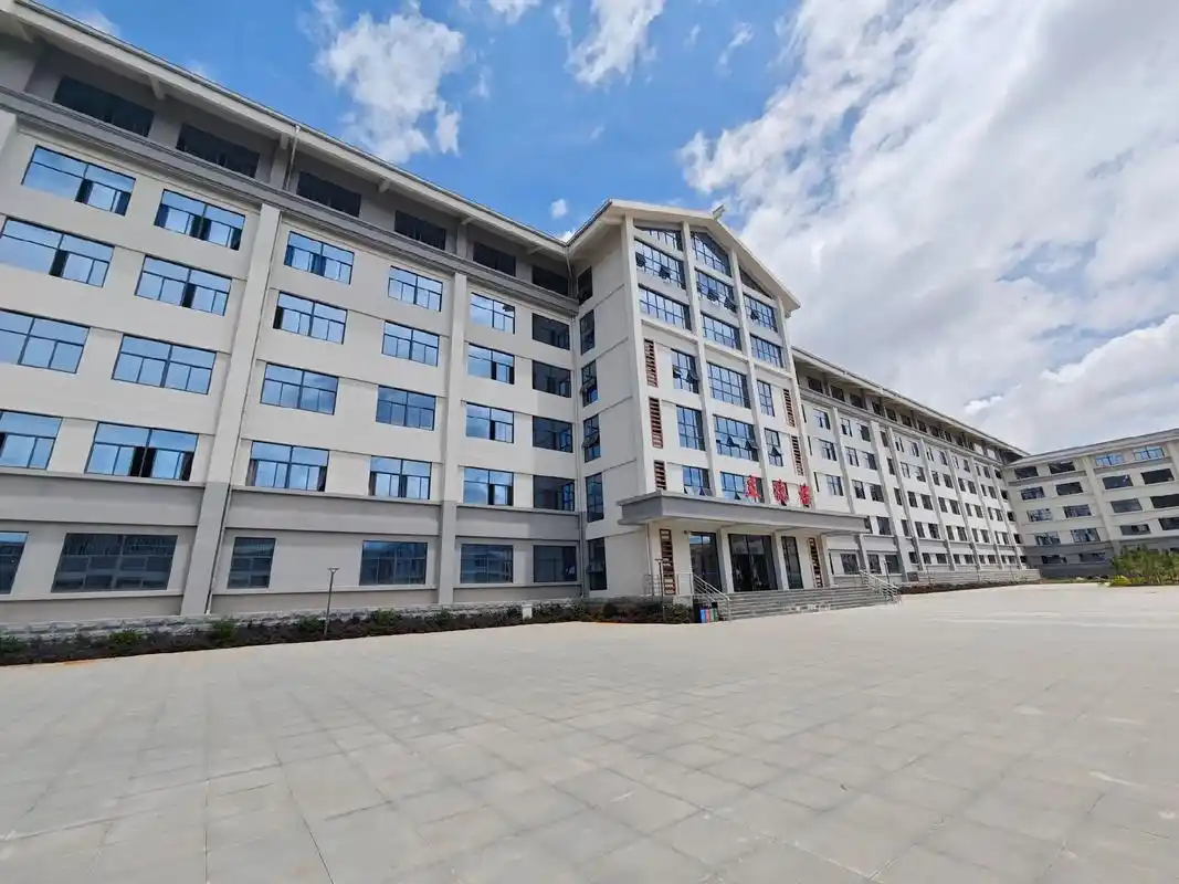 滇西科技师范学院 校园