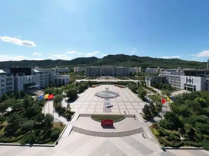 辽宁科技大学 校园