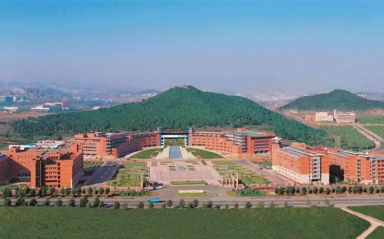 山东建筑大学 校园