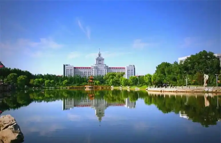 哈尔滨商业大学 校园