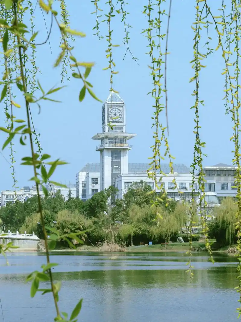 中南财经政法大学 校园