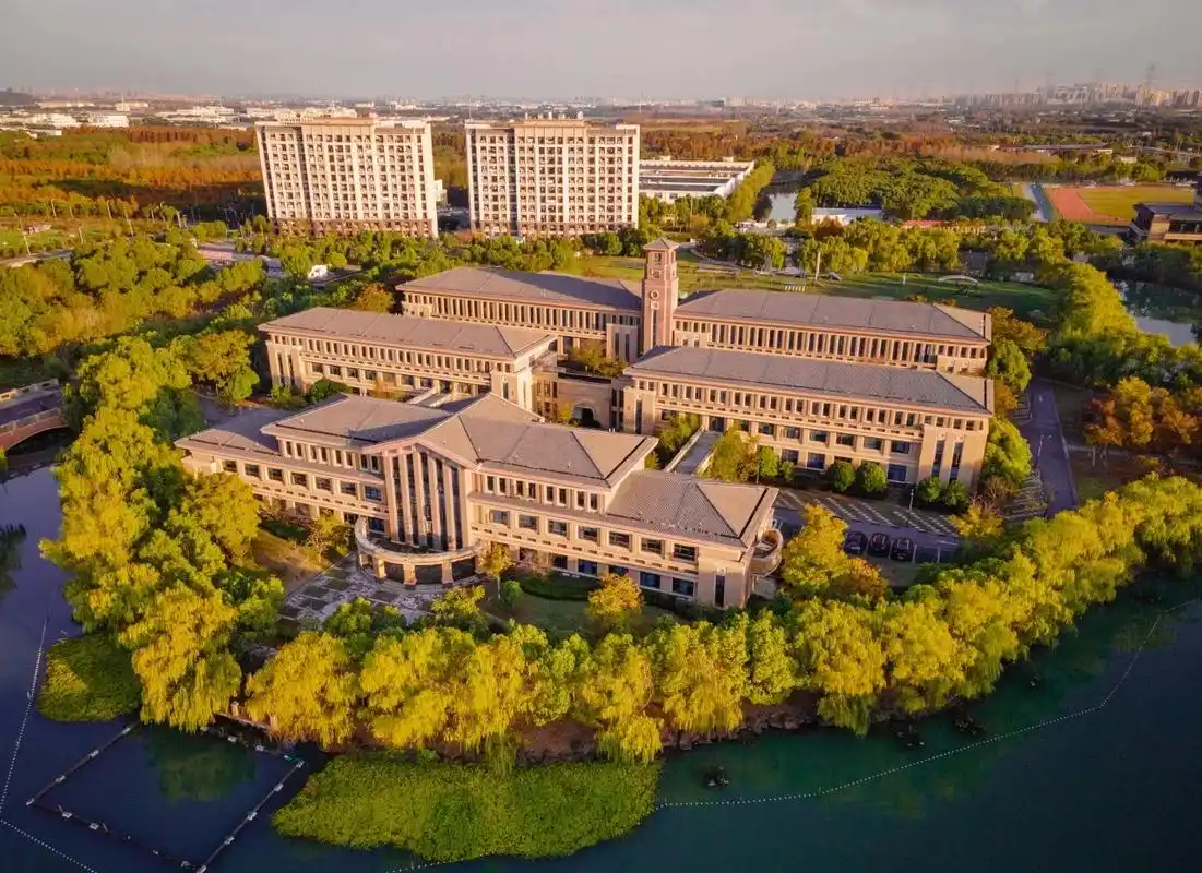 上海政法学院 校园