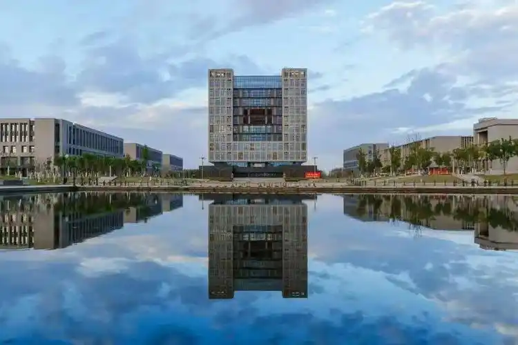 上海电力大学 校园