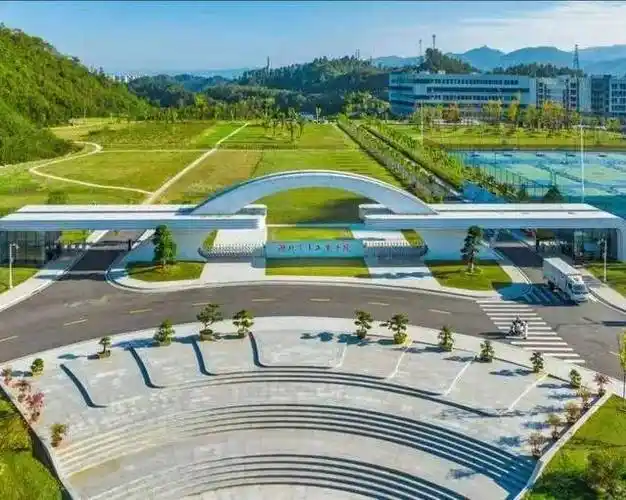 湖北汽车工业学院 校园