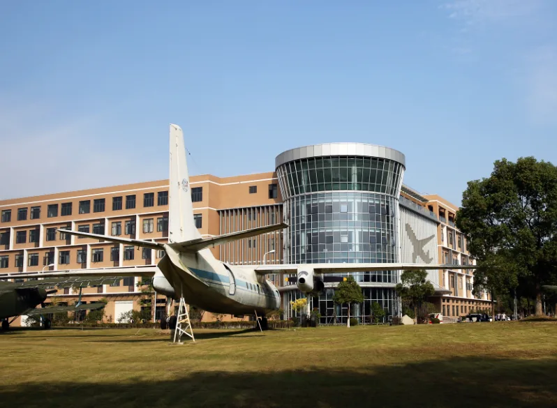 上海工程技术大学 校园